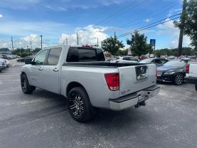 2011 NISSAN TITAN CREW CAB