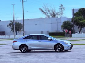 2017 TOYOTA CAMRY