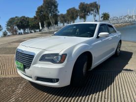 2013 CHRYSLER 300 SEDAN V6, 3.6 LITER 300S SEDAN 4D