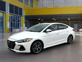 2017 HYUNDAI ELANTRA SEDAN WHITE MANUAL - Villas Autos LLC