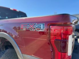 2019 FORD F350 SUPER DUTY CREW CAB PICKUP V8, TURBO DIESEL, 6.7 LITER LARIAT PICKUP 4D 6 3/4 FT
