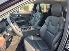 2022 VOLVO XC60 SUV 4-CYL, DRIVE-E, TURBO, 2.0 LITER B5 MOMENTUM SPORT UTILITY 4D