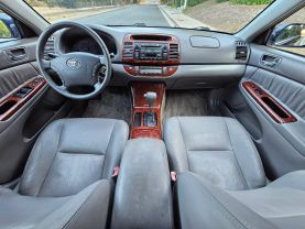 2005 TOYOTA CAMRY XLE SEDAN 4D