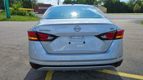 2024 Nissan Altima - Image 6
