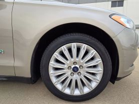2016 Ford Fusion - Image 27