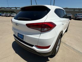 2017 HYUNDAI TUCSON SUV 4-CYL, 2.0 LITER SE SPORT UTILITY 4D