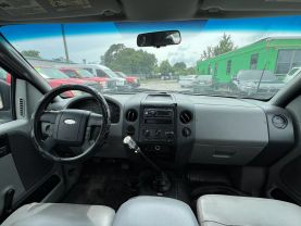 2005 FORD F150 REGULAR CAB PICKUP V6, 4.2 LITER STX PICKUP 2D 6 1/2 FT