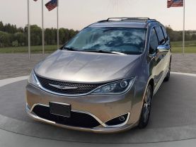 2018 CHRYSLER PACIFICA VAN V6, 3.6 LITER LIMITED MINIVAN 4D