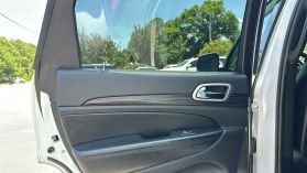 2020 Jeep Grand Cherokee - Image 14