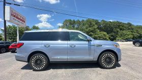 2020 Lincoln Navigator - Image 3