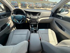 2017 HYUNDAI TUCSON SUV 4-CYL, 2.0 LITER SE SPORT UTILITY 4D