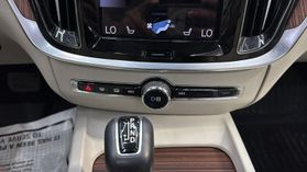 2021 VOLVO S60