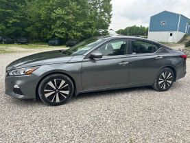 2022 NISSAN ALTIMA SEDAN 4-CYL, 2.5 LITER 2.5 SV SEDAN 4D at T&T Repairables - used car dealership in Spencer, Indiana.