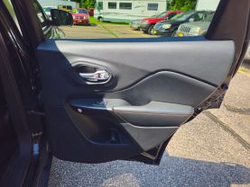 2019 JEEP CHEROKEE SUV V6, 3.2 LITER TRAILHAWK SPORT UTILITY 4D