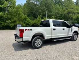 2022 FORD F250 SUPER DUTY CREW CAB PICKUP V8, 7.3 LITER XL PICKUP 4D 6 3/4 FT at T&T Repairables - used car dealership in Spencer, Indiana.
