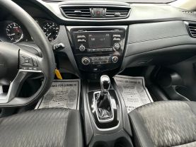 2017 Nissan Rogue S Sport Utility 4d - Image 11