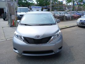 2014 TOYOTA SIENNA
