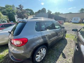 2009 VOLKSWAGEN TIGUAN SUV 4-CYL, TURBO, 2.0 LITER S SPORT UTILITY 4D