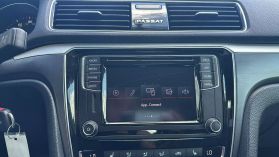 2018 Volkswagen Passat - Image 39