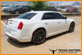 2019 CHRYSLER 300 SEDAN V6, 3.6 LITER 300 TOURING SEDAN 4D