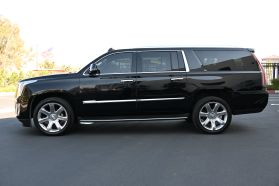 2017 CADILLAC ESCALADE ESV SUV V8, 6.2 LITER LUXURY SPORT UTILITY 4D