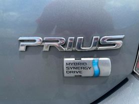 2005 Toyota Prius - Image 12