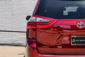 2020 TOYOTA SIENNA VAN V6, 3.5 LITER XLE MINIVAN 4D