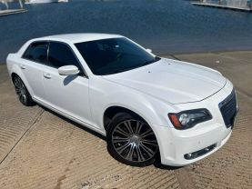 2013 CHRYSLER 300 SEDAN V6, 3.6 LITER 300S SEDAN 4D