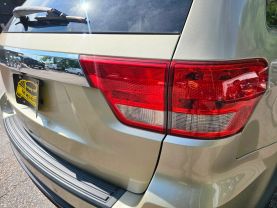 2011 JEEP GRAND CHEROKEE SUV V6, FLEX FUEL, 3.6 LITER LAREDO SPORT UTILITY 4D