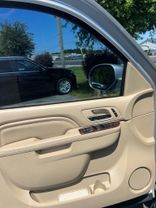 2014 Cadillac Escalade Luxury Sport Utility 4d - Image 12