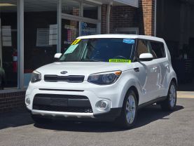 2017 Kia Soul+ Wagon 4d - Image 5
