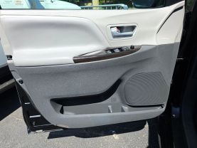 2018 TOYOTA SIENNA VAN V6, 3.5 LITER XLE MINIVAN 4D