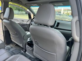 2016 TOYOTA SIENNA VAN V6, 3.5 LITER XLE MINIVAN 4D