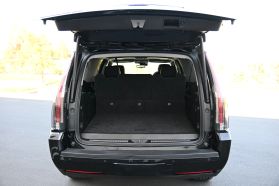 2017 CADILLAC ESCALADE ESV SUV V8, 6.2 LITER LUXURY SPORT UTILITY 4D