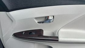 2012 Toyota Venza - Image 17