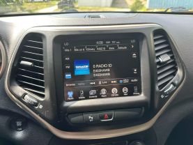 2018 JEEP CHEROKEE SUV V6, 3.2 LITER LIMITED SPORT UTILITY 4D at T&T Repairables - used car dealership in Spencer, Indiana.