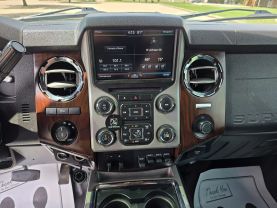 2016 FORD F250 SUPER DUTY CREW CAB PICKUP V8, TURBO DIESEL, 6.7L LARIAT PICKUP 4D 6 3/4 FT