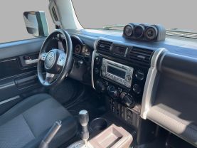 2012 TOYOTA FJ CRUISER SUV V6, 4.0 LITER SPORT UTILITY 2D