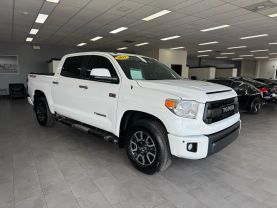 2017 TOYOTA TUNDRA CREWMAX PICKUP V8, FLEX FUEL, 5.7 LITER LIMITED PICKUP 4D 5 1/2 FT