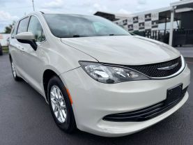 2017 CHRYSLER PACIFICA VAN V6, 3.6 LITER TOURING MINIVAN 4D