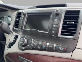 2013 TOYOTA SIENNA VAN V6, 3.5 LITER XLE MINIVAN 4D