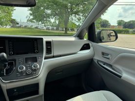 2019 TOYOTA SIENNA VAN V6, 3.5 LITER LE MINIVAN 4D