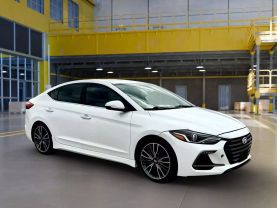 2017 HYUNDAI ELANTRA SEDAN WHITE MANUAL - Villas Autos LLC