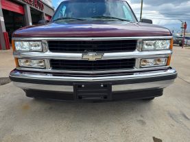1999 Chevrolet Suburban 1500 - Image 3