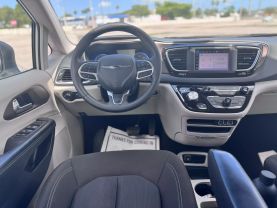 2023 CHRYSLER VOYAGER