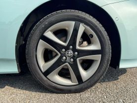 2019 TOYOTA PRIUS HATCHBACK 4-CYL, HYBRID, 1.8 LITER LIMITED HATCHBACK 4D