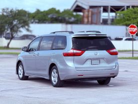 2019 TOYOTA SIENNA