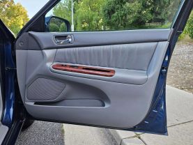 2005 TOYOTA CAMRY XLE SEDAN 4D
