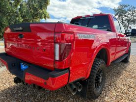 2022 FORD F350 SUPER DUTY CREW CAB PICKUP V8, TURBO DIESEL, 6.7 LITER LARIAT PICKUP 4D 8 FT