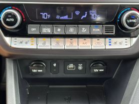 2019 HYUNDAI SONATA PLUG-IN HYBRID SEDAN 4-CYL, HYBRID, 2.0 LITER LIMITED SEDAN 4D